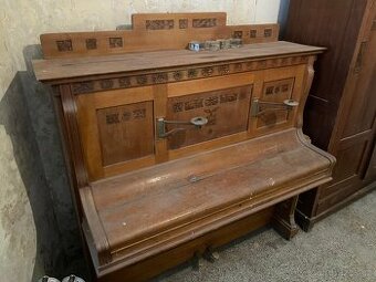 Staré piano