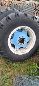 Pneumatiky a kola na traktor a vlečku
