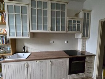Kuchyňská linka včetně spotřebičů