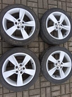ŠKODA FABIA/RAPID 5x100 R16 ET46+LETNÍ 215/45R16 6mm
