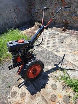 Tera vari traktor