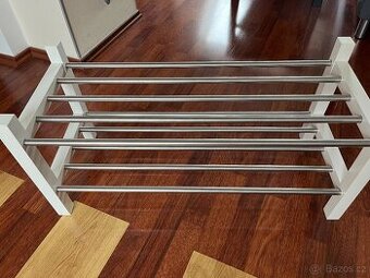 IKEA TJUSIG botník