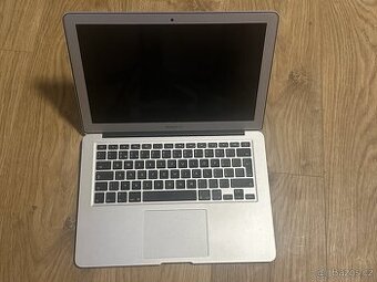 Macbook Air 13,3" I5 1.6Ghz 8 GB / 512 GB SSD CZ klávesnice