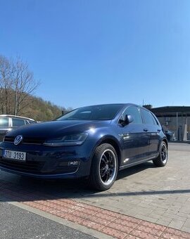 Volkswagen Golf 7 1.4 TSI 103 kW – Lounge, krásný stav, nová