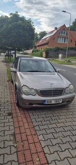 Mercedes-Benz C200