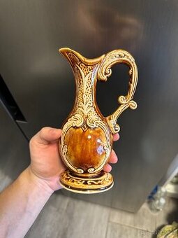 Retro ozdobný džbán