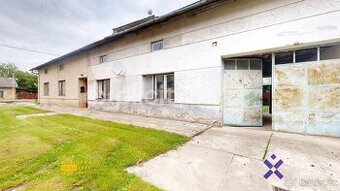 Prodej komerčního objektu se zahradou, garážemi a výrobními