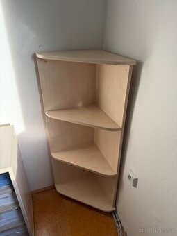 Rohová police - světlé dřevo, 120 cm