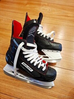 Lední brusle zn. Bauer, vel. 39