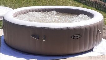 Výřivka pro 6 osob