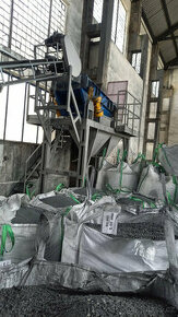 Třídička vč. dopravníku a násypky