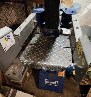 ŠTÍPAČKA NA DŘEVO 8 TUN