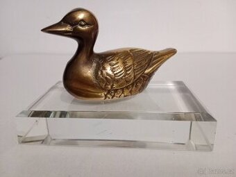 Kachna na křišťálovém hranolu.