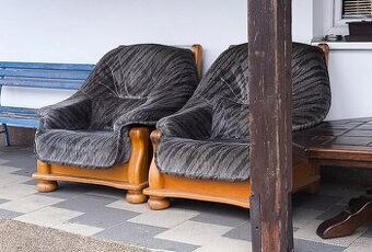 Velmi krásná zachovalá křesla