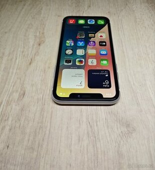 Apple iPhone XR