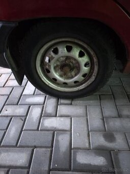 Zimní kola 3 ks na Škoda Felicia 165/70 R13 Barum Polaris 5