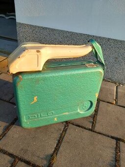 Kovový kanystr 5 litrů s odklopným nalévacím hrdlem,