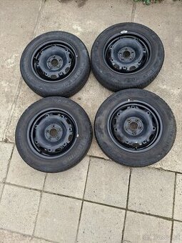 Prodám sadu letních pneu s disky 165/70 R14