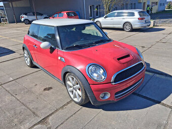 Mini Cooper S 1.6 turbo model R56 výkon 128kW