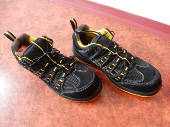 Pracovní bezpečnostní obuv boty VM footwear memphis vel.40
