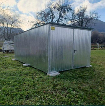 Akční nabídka  Plechová garáž 3x5m, v 2 jakosti.