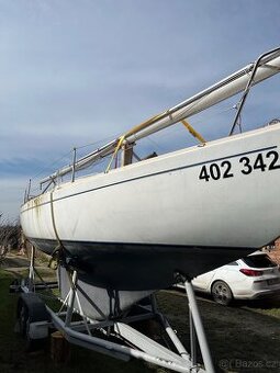 Plachetnice Folkeboat kajutovka