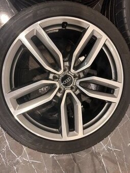 original Audi Q5 SQ5 8R r21 ET33 8R0601025AM