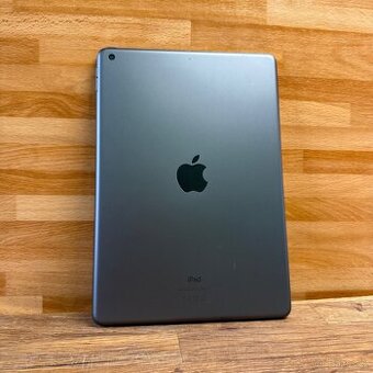iPad 8 32GB, 100% kondice baterie (12 měsíců záruka)