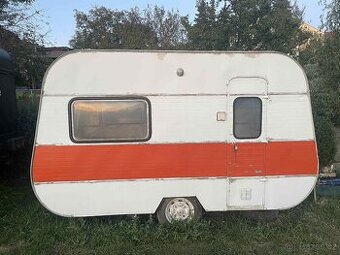 Starý karavan bez TP