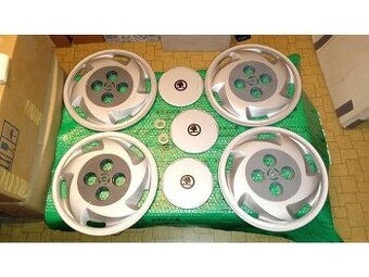 sada dvoudílných poklic (kryty kol) Škoda Favorit