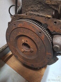 Setrvačník motor zetor