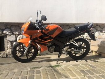 Prodám Hondu cb125r - nepojízdné