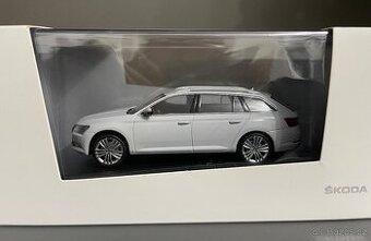 Škoda Superb III Combi Bílá Moon 1:43 I-scale nový