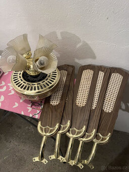 Stropní ventilátor se světlem