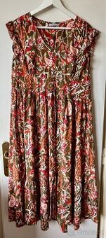 Dlouhé letní šaty s výstřihem do V