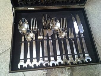Prodám sadu nerez designových  jídelních příborů  24kusů
