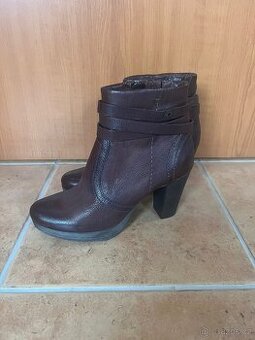 Kotníčkové kožené boty Baťa vel. 37 - 1
