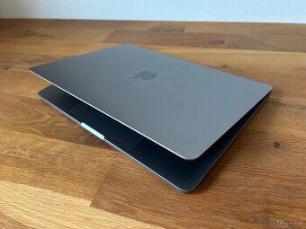 Macbook PRO 13” 2022 M2 8GB 256GB - Osobní doručení zdarma