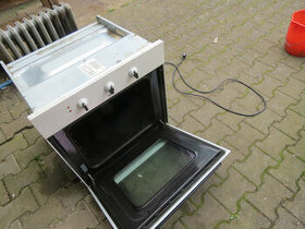 Prodej vestavěné pečicí trouby