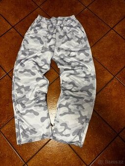 Baggy tepláky camo