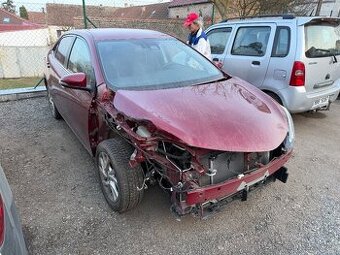 Toyota Corolla 2018 1.6 najeto 80tis