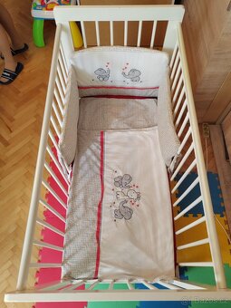 Dětská postýlka s matrací