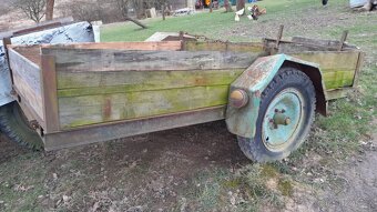 Přívěs-kára za traktor