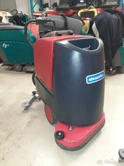 Podlahový mycí stroj Cleanfix RA 561 s vlastním pojezdem