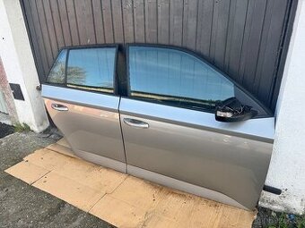 Škoda Fabia III – pravé dveře KOMPLETNÍ (přední + zadní) LF8