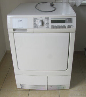 KONDENZAČNÍ SUŠIČKA AEG - 7KG