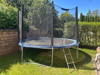 Trampolína