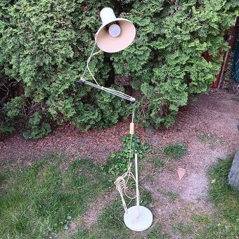 Retro stojací lampa