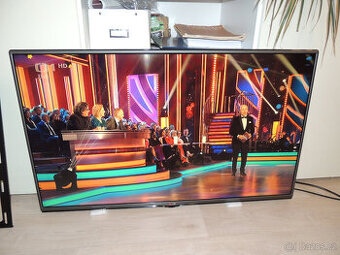 Full HD LED televize 42" LG 42LB550V-ZA, držák na zeď