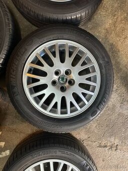 Disky Škoda s letními Michelin gumy 205/55R16